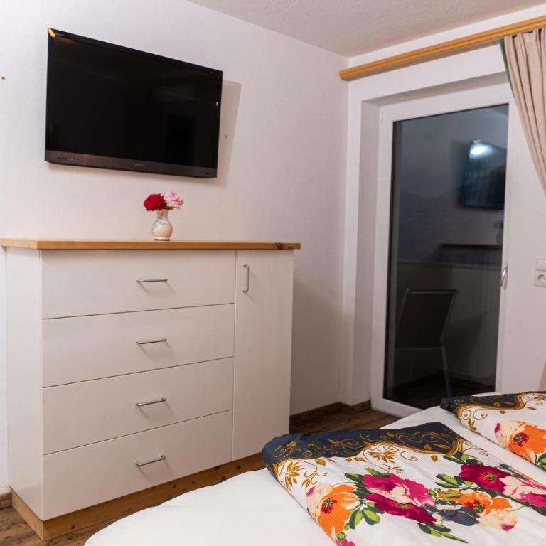 Ferienwohnungen Hinterstein - Apartment mit 1 Schlafzimmer und Dusche - 10