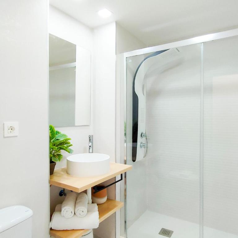 Delight Holiday Home - Casa - 10