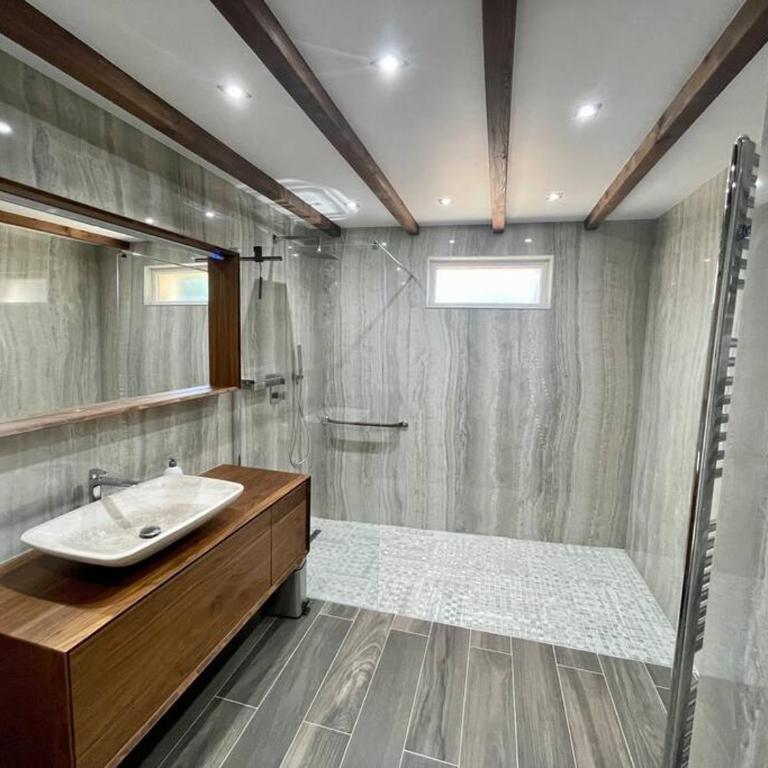 Chalet Kelly, au centre ville avec Jacuzzi - Chalet - 12