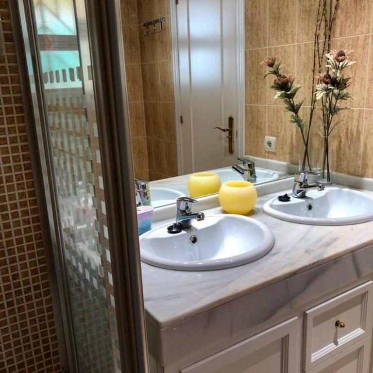 Flat Sleeps 4 with Pool and Terrace - Apartamento - 6