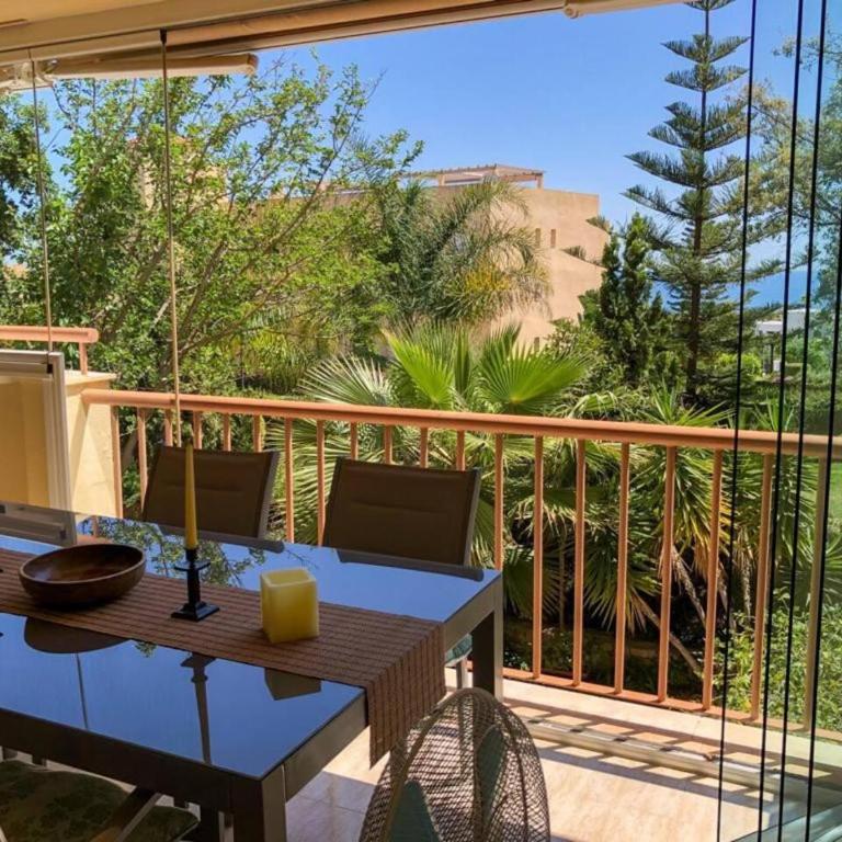 Flat Sleeps 4 with Pool and Terrace - Apartamento - 1