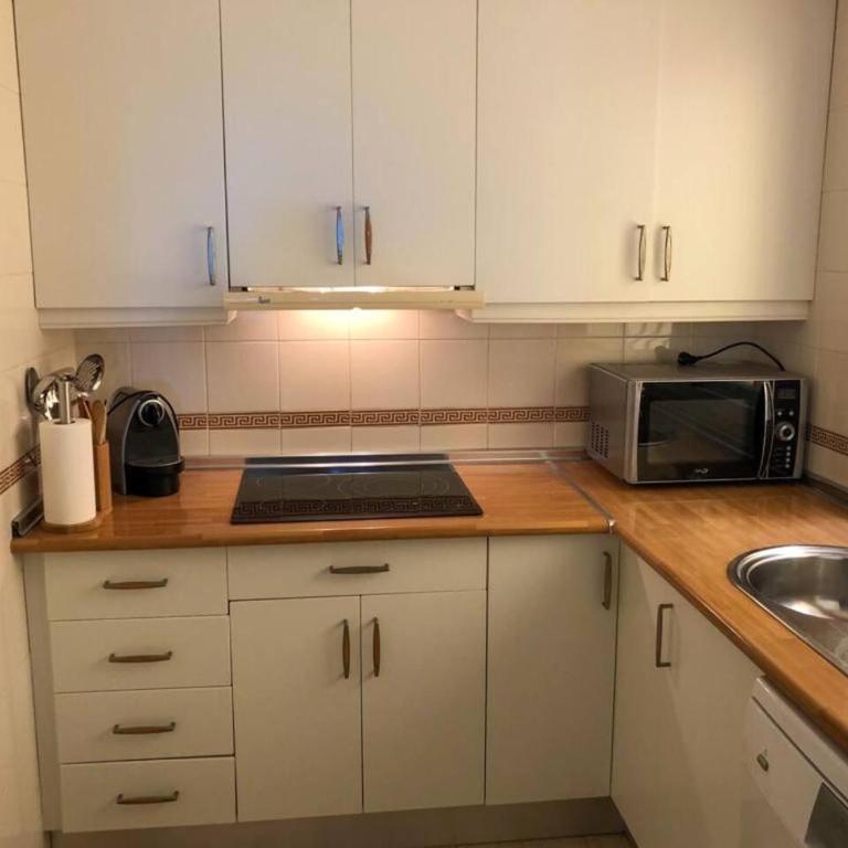 Flat Sleeps 4 with Pool and Terrace - Apartamento - 4