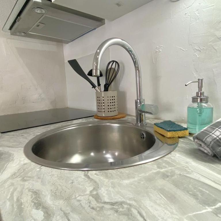 Studio Bricka - 200m to the beach, parking, clim, terrace - Studio-Apartment - 14