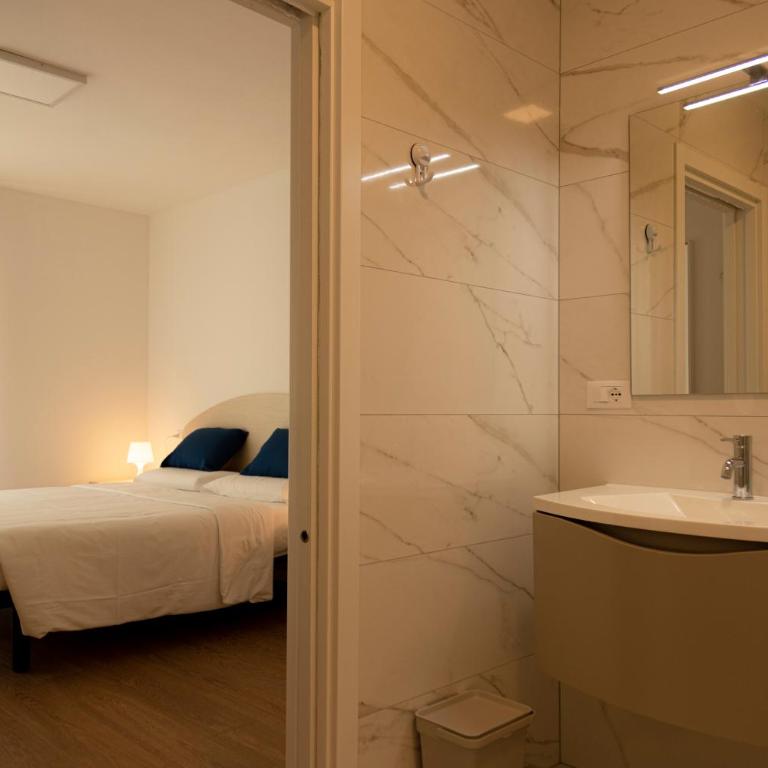HOLIDAY APARTMENTS GIULIA - Blue - Three-Bedroom Apartment - 2