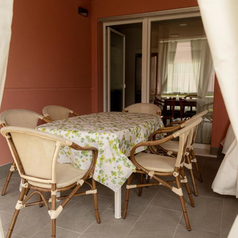 HOLIDAY APARTMENTS GIULIA - Blue - Three-Bedroom Apartment - 14