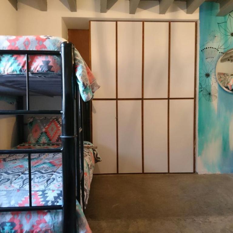 Metro Hostal Boutique - Cama en habitación compartida de 6 camas - 3