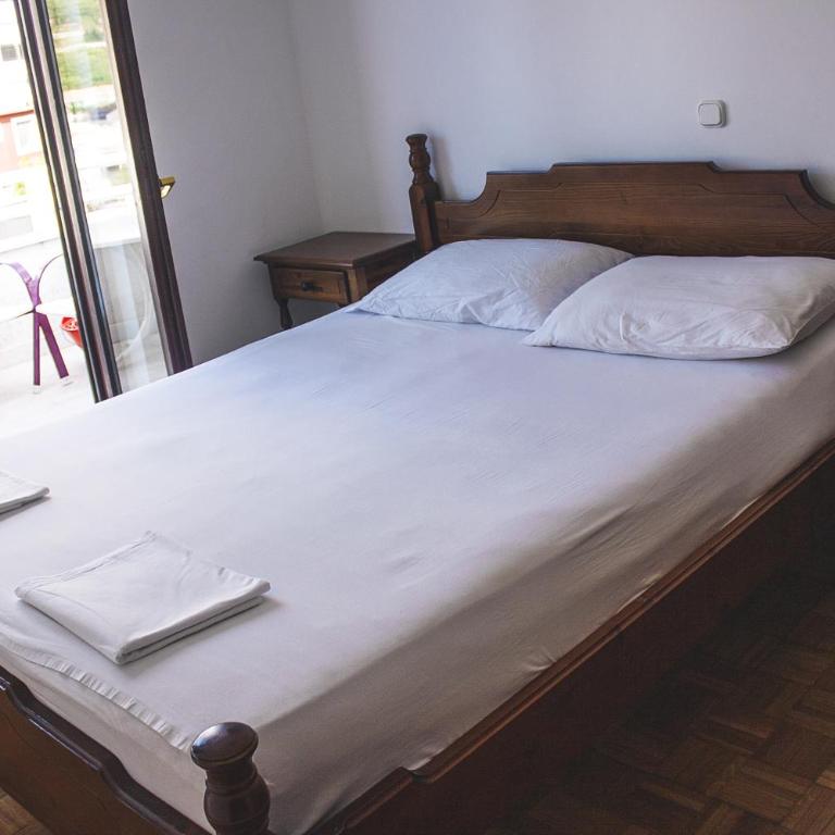 Vera Apartments - Three-Bedroom Apartment - 3