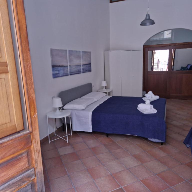 Le Stanze di Marta - Camera Tripla con Bagno Privato Esterno - 2