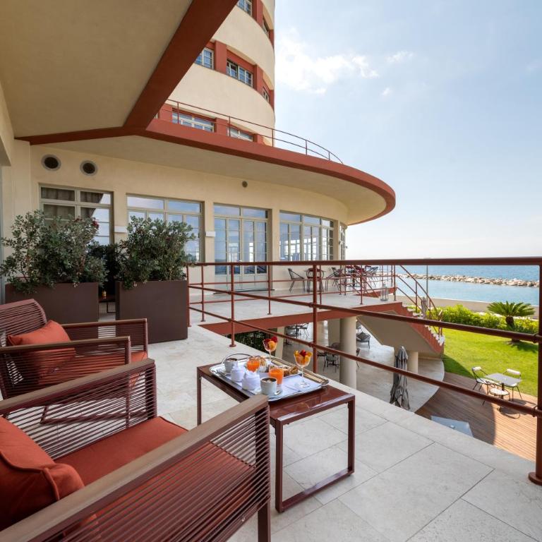 Grand Hotel Torre Fara - Camera Tripla Privilege con Patio o Balcone e Vista Mare - 1