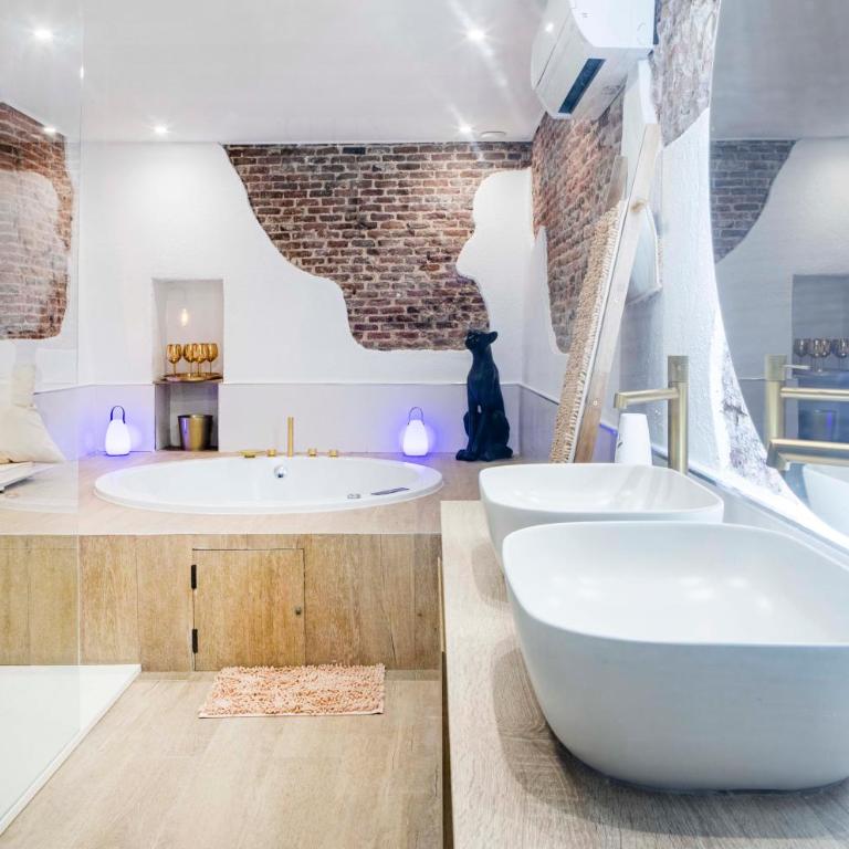 Calle Amparo 86 Lujoso Dúplex con Jacuzzi en Lavapies especial parejas - Apartamento de 2 dormitorios - 23