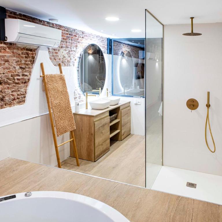 Calle Amparo 86 Lujoso Dúplex con Jacuzzi en Lavapies especial parejas - Apartamento de 2 dormitorios - 27