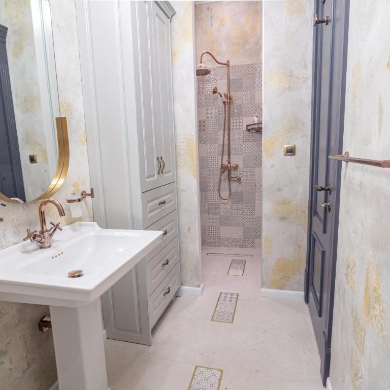 Downtown Residence - One-Bedroom Apartment - 15