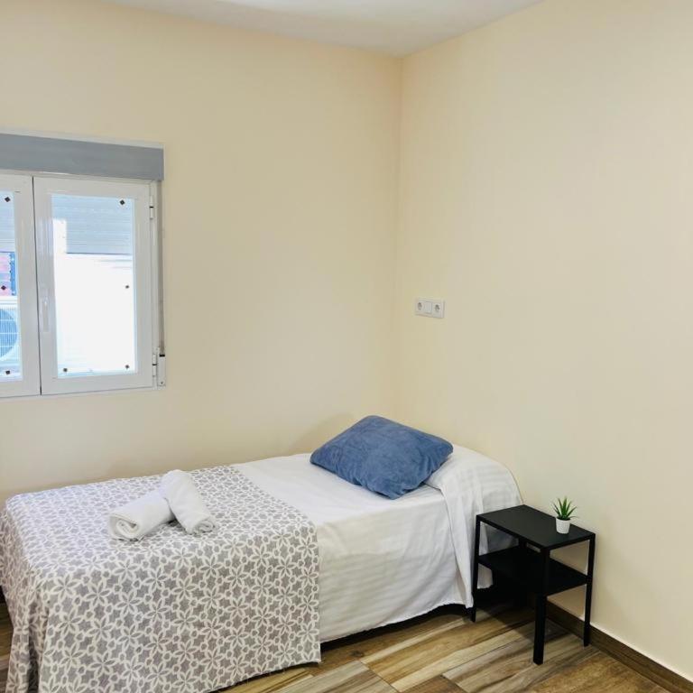 Fantástico piso NUEVO en el centro de Benidorm - Three-Bedroom Apartment - 4