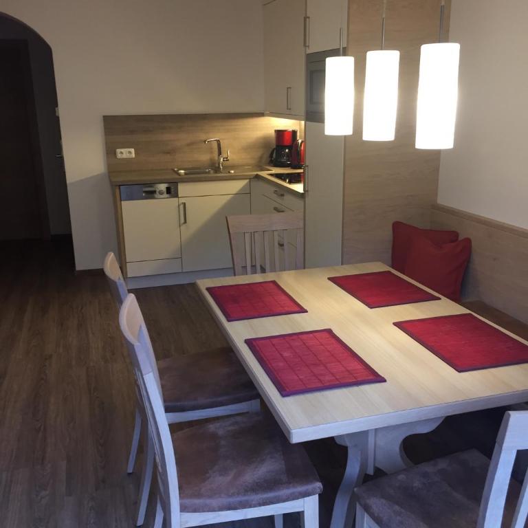 Hotel Garni Ingeborg - Apartment mit 2 Schlafzimmern und Balkon (4 Erwachsene) - 2