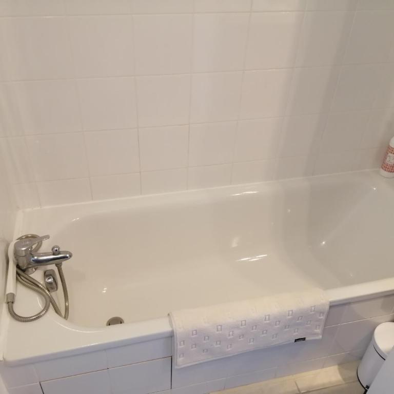 Le cocon de Marie,piscine, balcon, parking gratuit, baignoire - Apartamento de 1 dormitorio - 22
