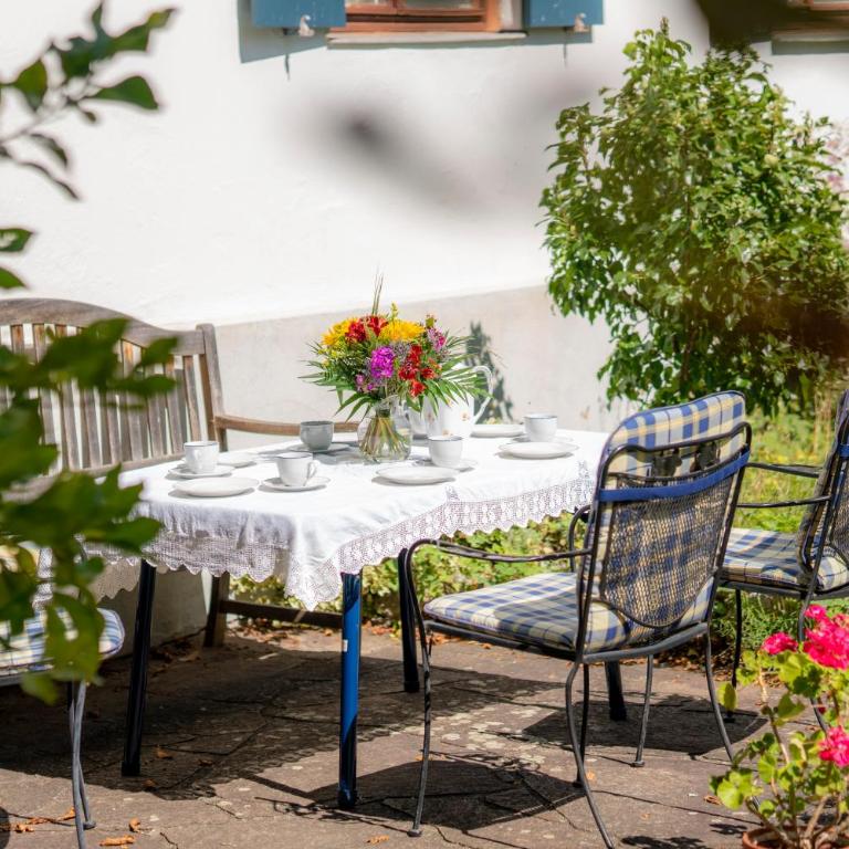Landhauswohnung mit wildromantischem Garten - Apartment mit 2 Schlafzimmern - 19