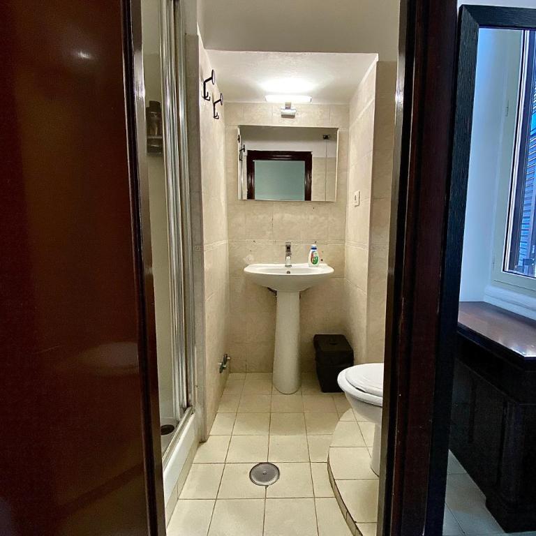 Rome Termini Rooms 4 - Camera Tripla con Bagno Privato - 4
