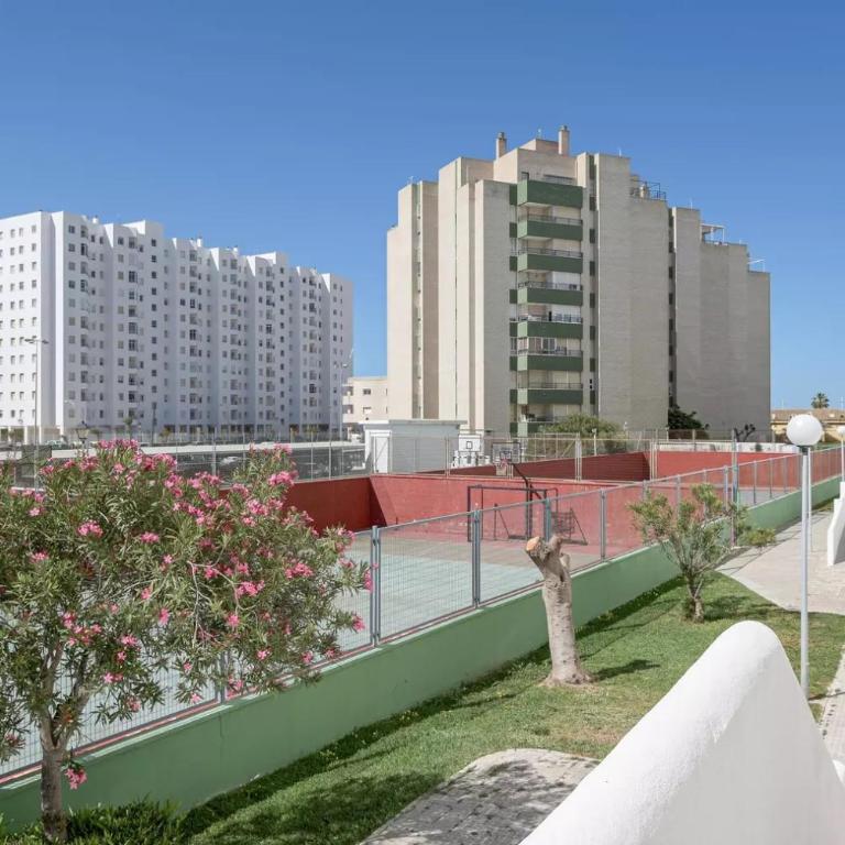 Valdelagrana: primera línea de playa. - Apartamento de 2 dormitorios - 1