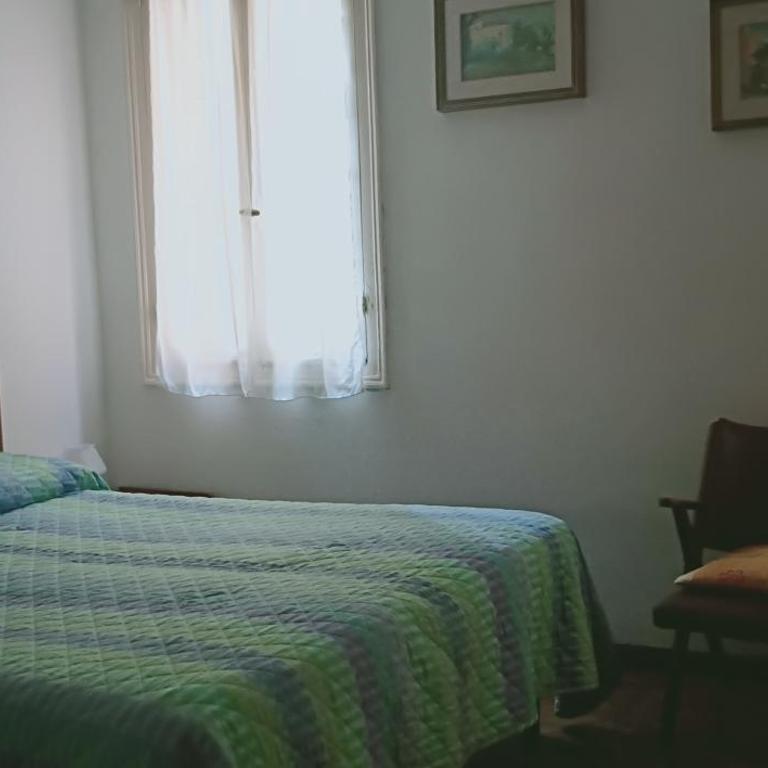 Renato House - Camera Matrimoniale Standard con Bagno in Comune - 6