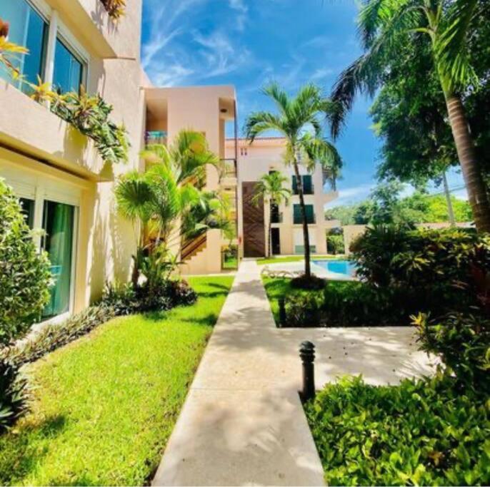 Departamento en el centro de Playa del Carmen excelente ubicación internet fibra óptica - Apartamento de 2 dormitorios - 20