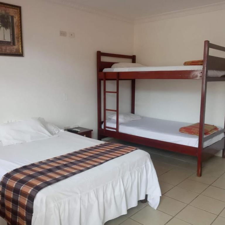 My Best Stay Piedra del Mar - Habitación Cuádruple con balcón - 2