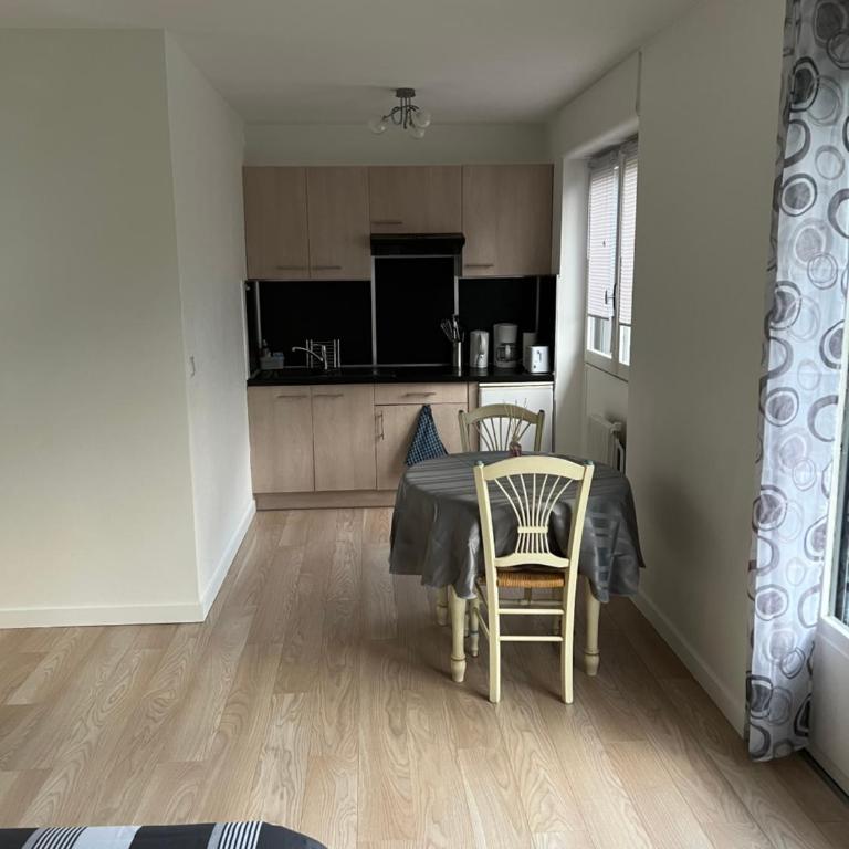 Superbe appartement en résidence avec piscine. - Apartment mit 1 Schlafzimmer - 4