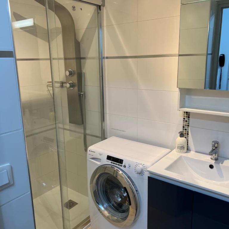 Superbe appartement en résidence avec piscine. - Apartment mit 1 Schlafzimmer - 8