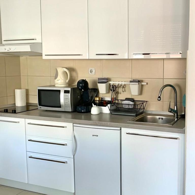 All White - Apartman sa 1 Spavaćom Sobom - 6