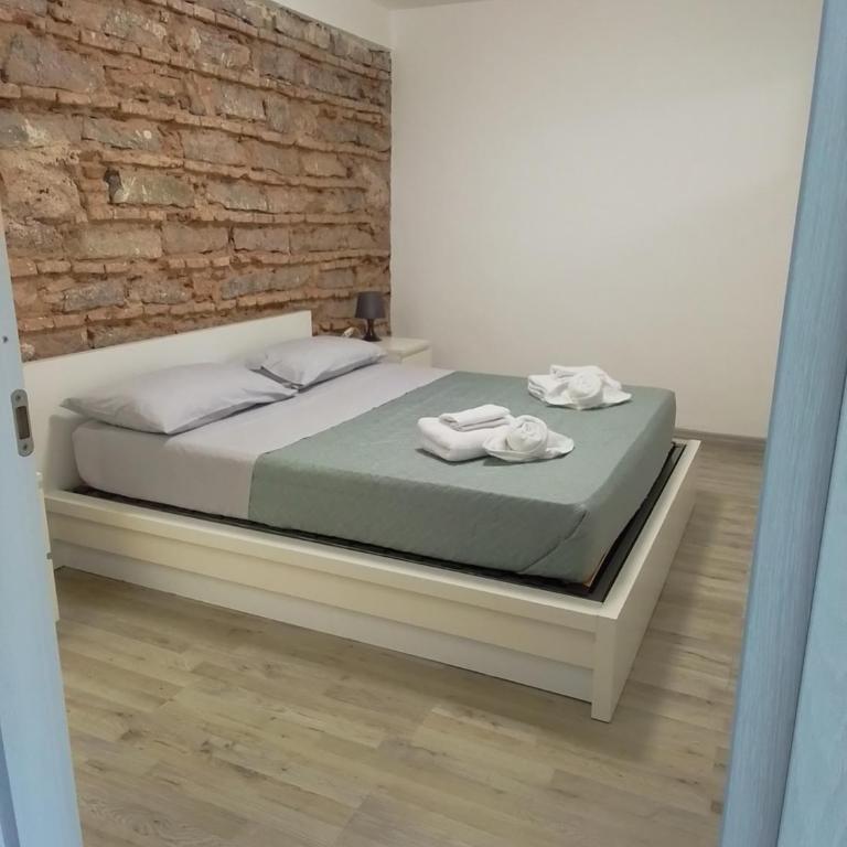 Loft Home Sweet Home - One-Bedroom House - 9