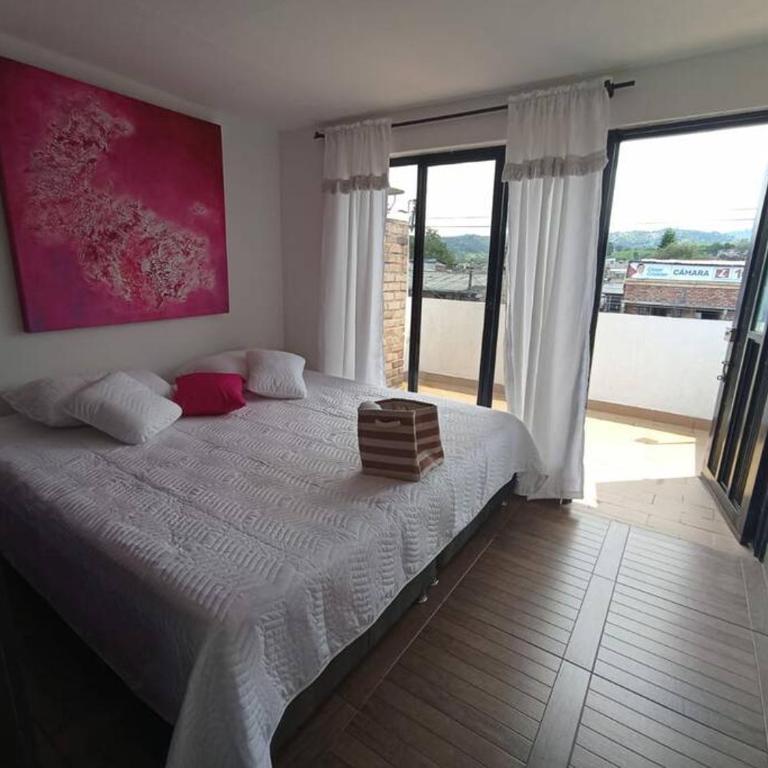 Cerca al centro con parqueo GRATIS - 2 habitaciones - Apartamento de 2 dormitorios - 2