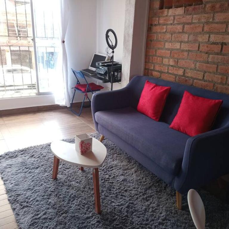 Cerca al centro con parqueo GRATIS - 2 habitaciones - Apartamento de 2 dormitorios - 3
