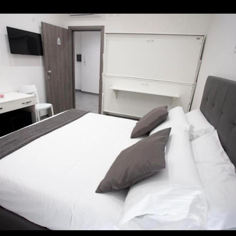 Amazing Napoli - Classic Quadruple Room - 2