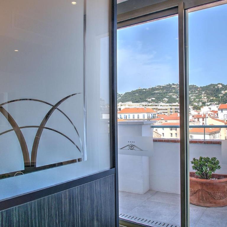 BW Premier Collection Mondial - Suite Prestige - Vue sur Mer - 5
