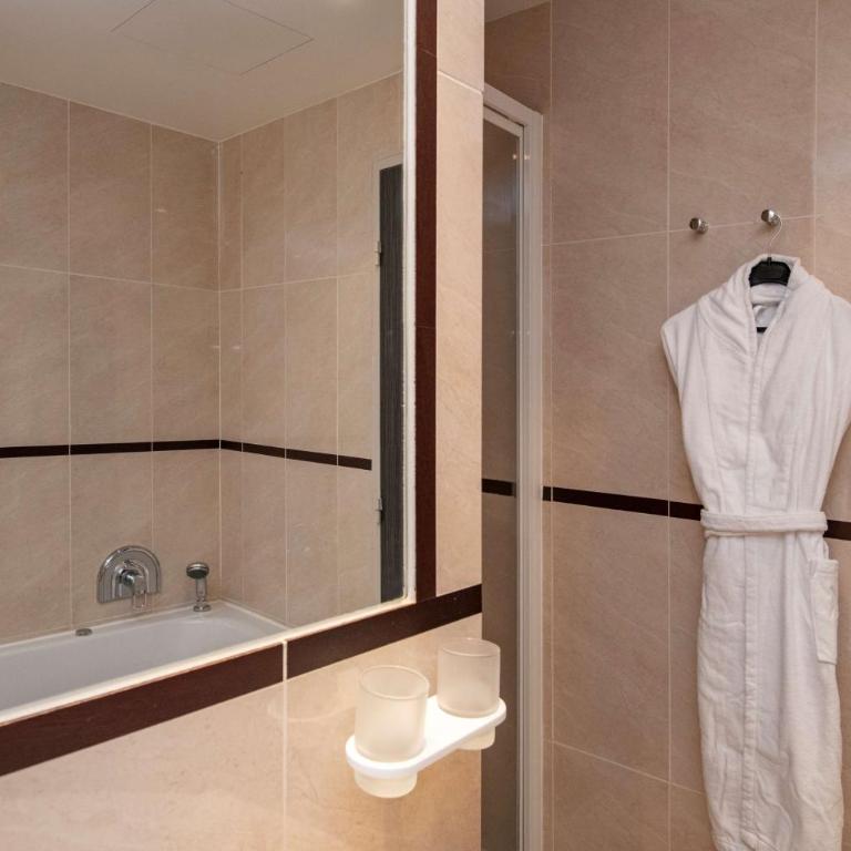 BW Premier Collection Mondial - Suite Junior Double avec Canapé-Lit et Balnéo - 6