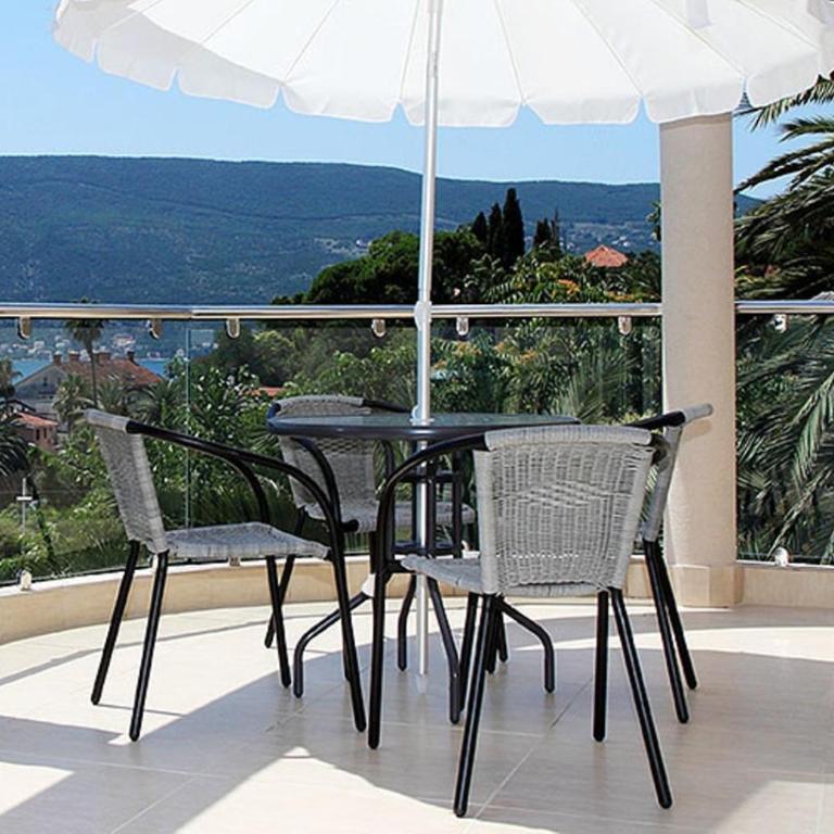 Swiss Residence Montenegro - Double Room with Balcony and Sea View - 12