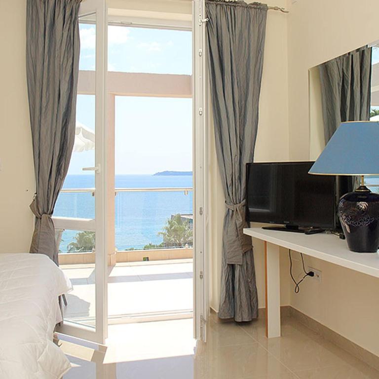 Swiss Residence Montenegro - Double Room with Balcony and Sea View - 13