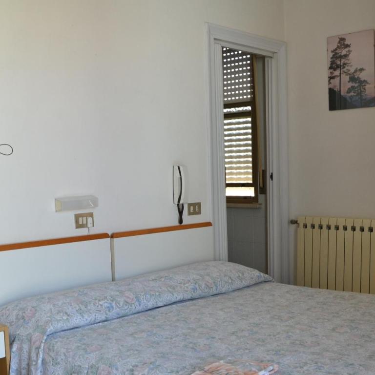 Hotel Elvira - Camera Matrimoniale con Balcone - 1