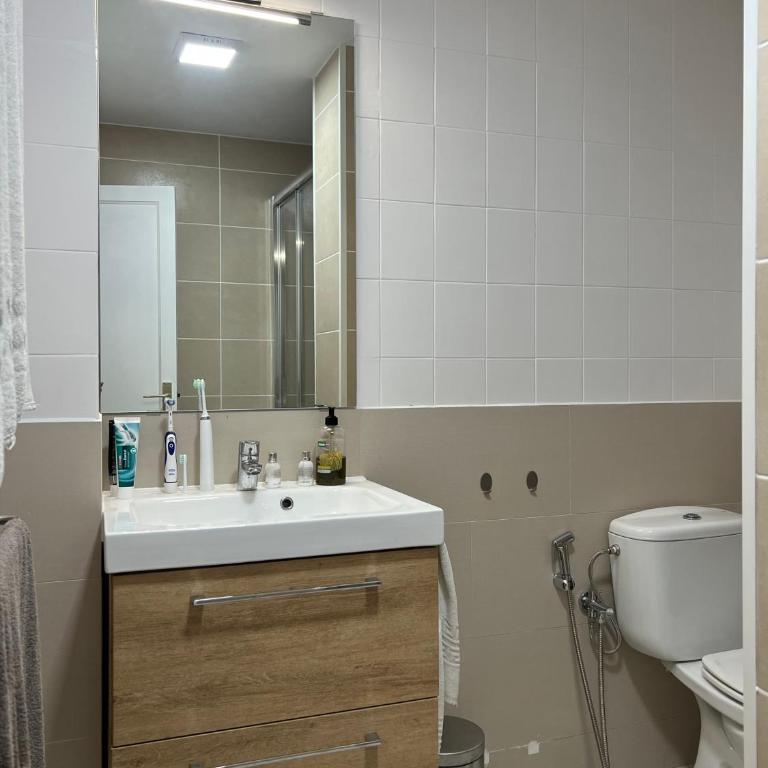 Spacious 4 Bedrooms apartment for family or several friends - Apartment - 8