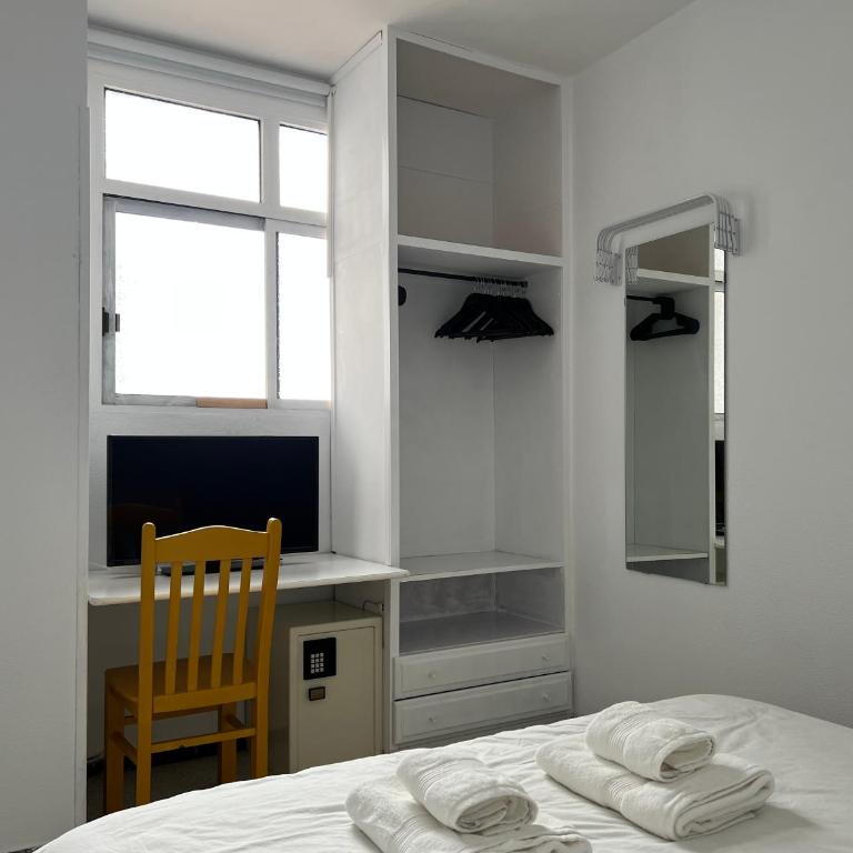 Spacious 4 Bedrooms apartment for family or several friends - Apartment - 11