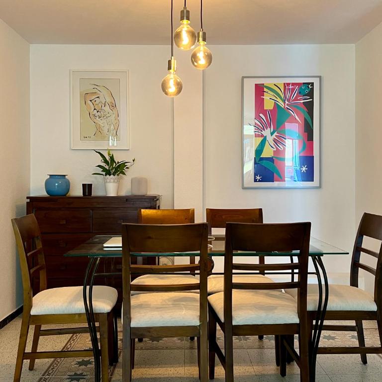 Spacious 4 Bedrooms apartment for family or several friends - Apartment - 20