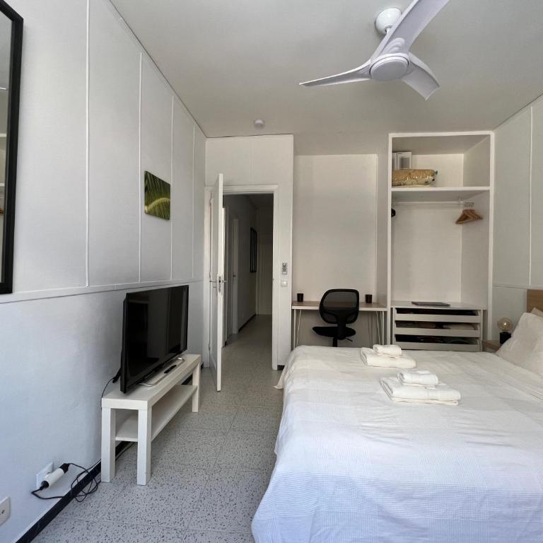 Spacious 4 Bedrooms apartment for family or several friends - Apartment - 18