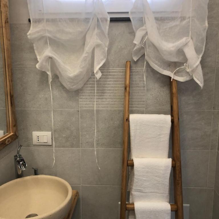 Il Fiore Bianco - Camera Matrimoniale con Bagno Privato - 7