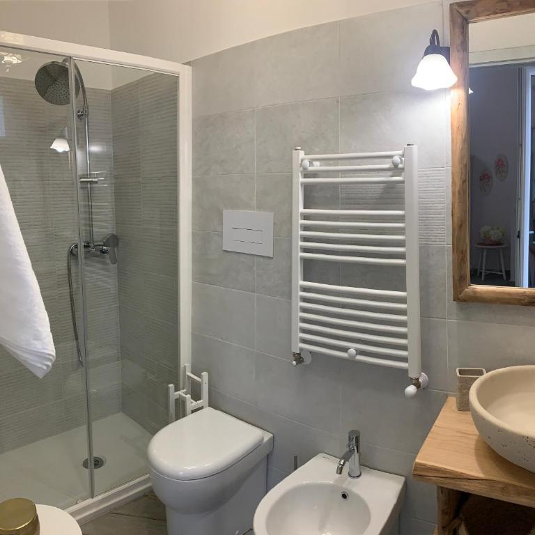 Il Fiore Bianco - Camera Matrimoniale con Bagno Privato - 8