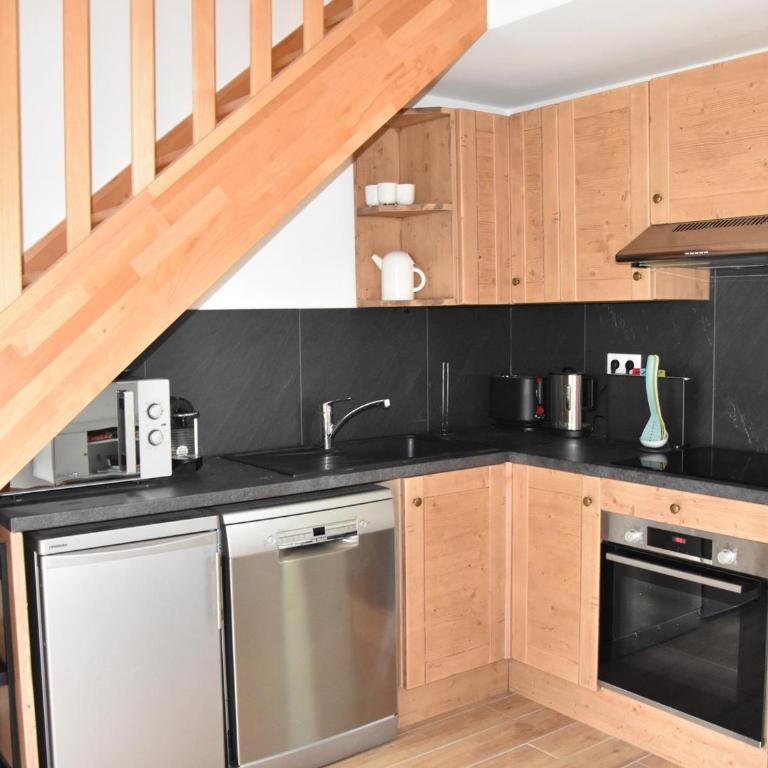 Appartement Neuf avec Balcon à 400m des Remontées Mécaniques - Capacité 5 Personnes - FR-1-464-209 - Appartamento - 5