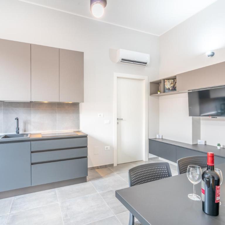 Kuzu apts - City Center - WiFi AC TV - Appartamento con 1 Camera da Letto - 8