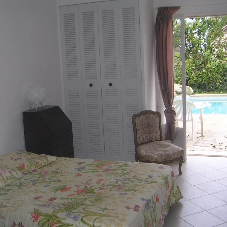 Très jolie villa à Vence - Villa avec Piscine Privée - 13