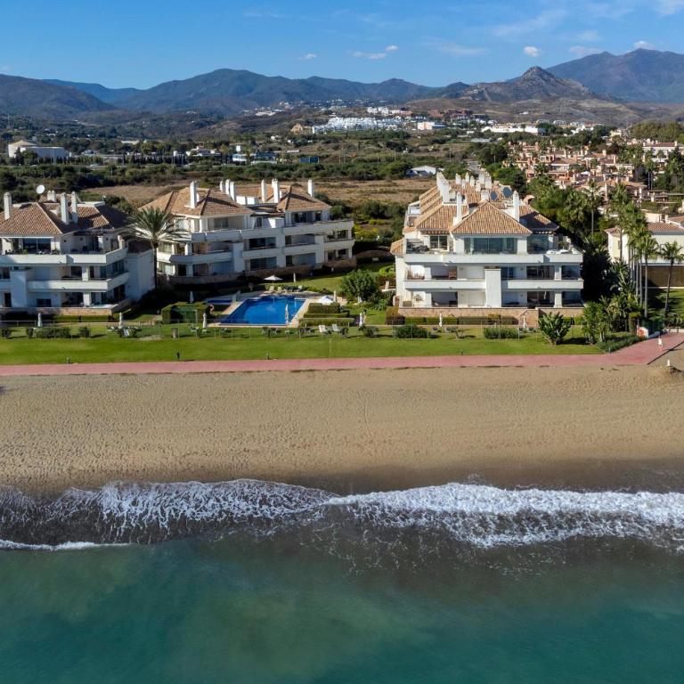 Appt 311 Heaven Beach-Paseo-All year heated pool-Free Bikes - Apartamento de 2 dormitorios con terraza y vistas al mar - 41