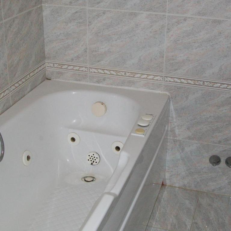 Villa Sargiano - King Room with Spa Bath - 9