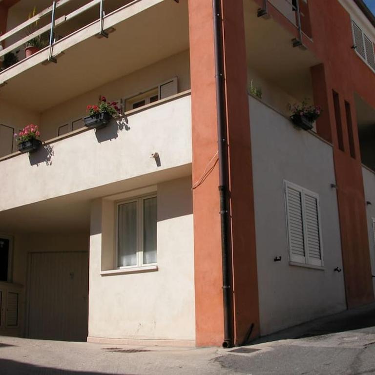 via dessi Orosei - Appartamento con 2 Camere da Letto - 10