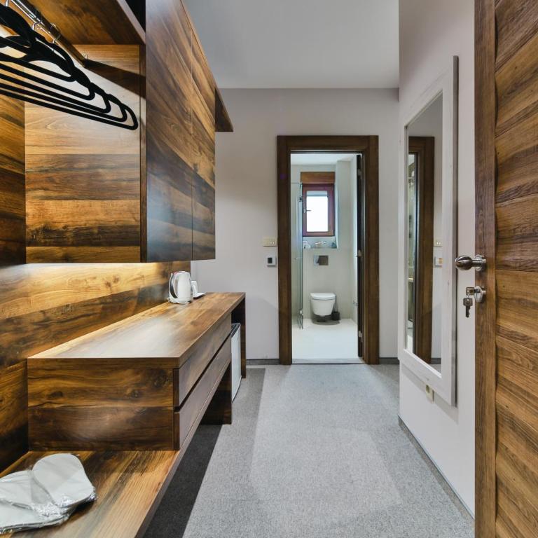 Hotel Vladimir - Standard Triple Room - 5